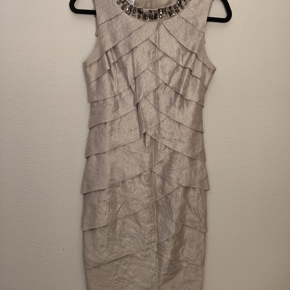 London Times Champagne Silky tiered Wedding / Cocktail semi-formal dress size  4 - Picture 6 of 10